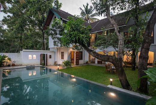 StayVista | Shalom Pool Villa
