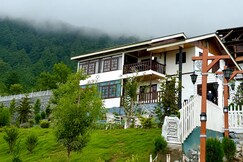 Kastoorwan Cottage | Heart of Tosamaidan | By Homeyhuts, Budgam