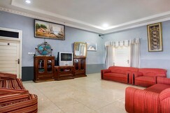 Hotel O Cottage Putra Mutun Beach, Lahat