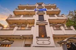 FabHotel RB Palace - Nr. Varanasi Junction (Cantt) Railway Station, Varanasi