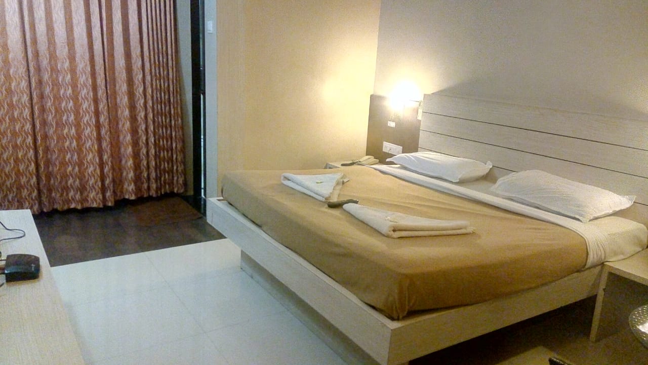 Deluxe AC Room 1