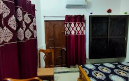 Twin Bedroom with Private Bathroom