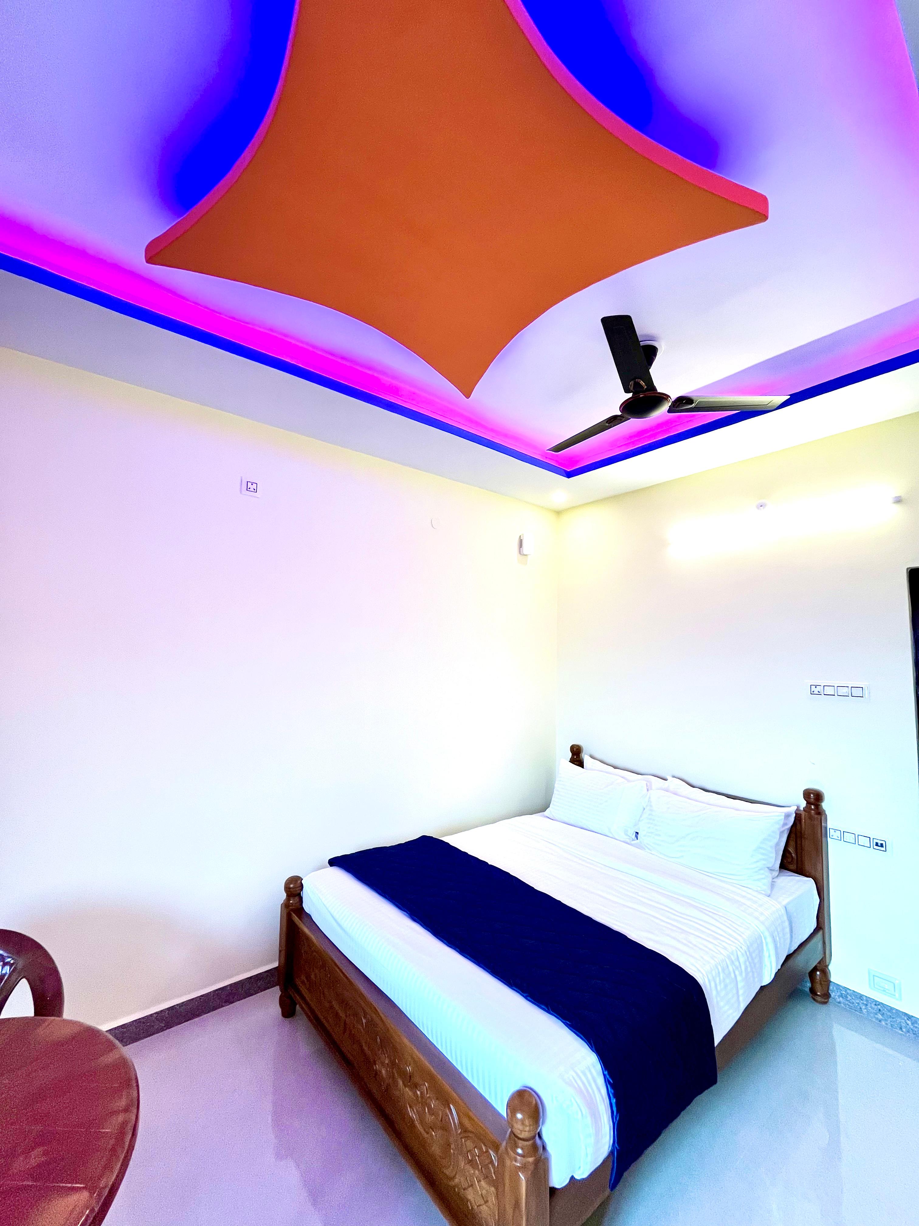 Hotel Fantasy Yercaud - Tap to explore photos