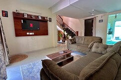 Villa Near Airport Family Couples DnD Stay, Mohali