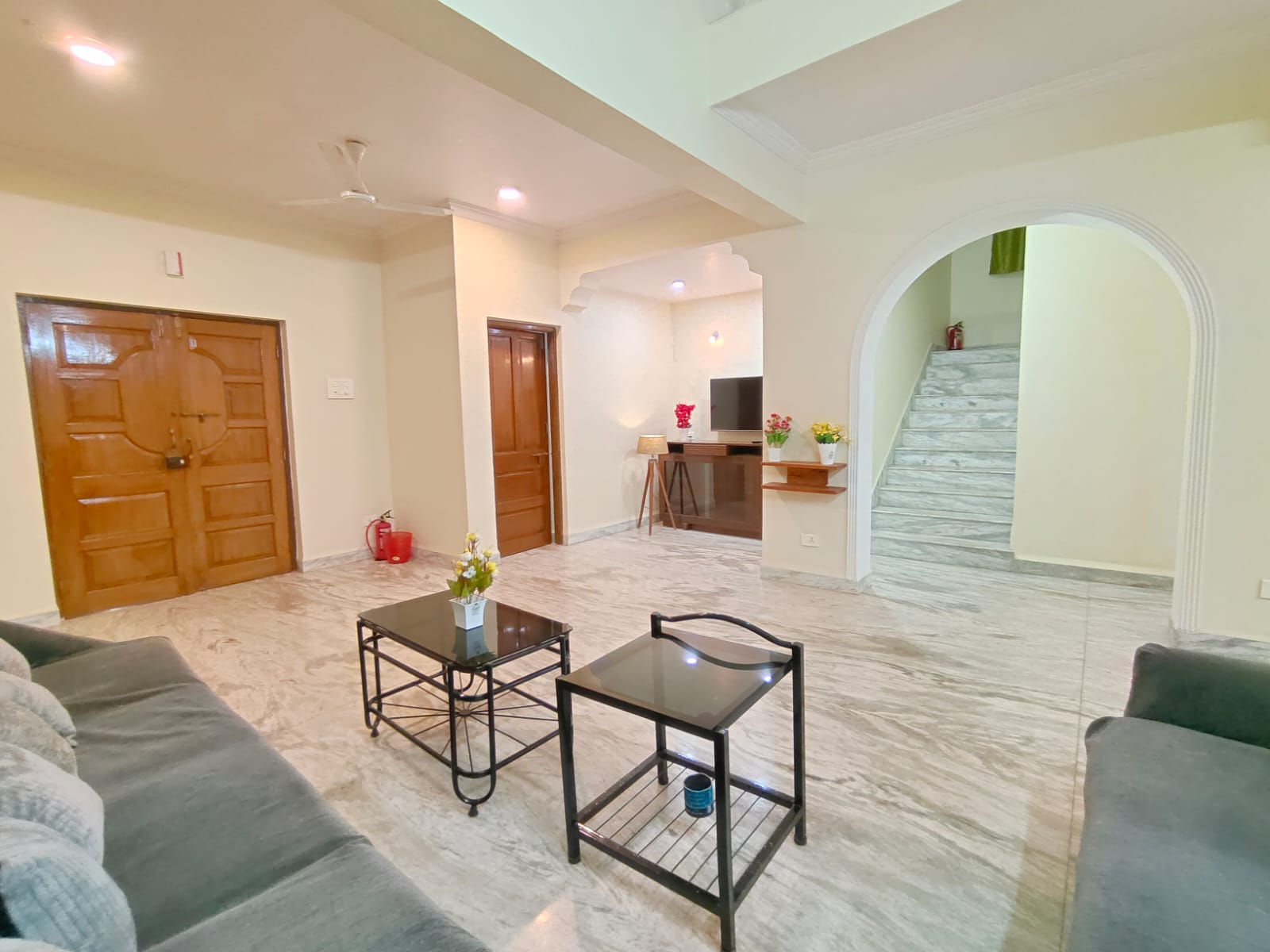 Arcadia Villa Luxurious 3 Bedroom Beach Villa with Pool Just 100mtr From Candolim Beach - Tap to explore photos