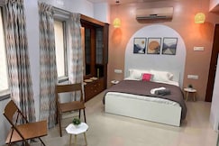 Ozone: Pvt Studio w Balcony in KP| Near Osho, Pune