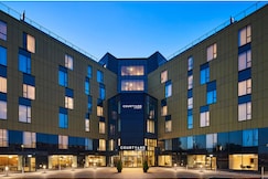 Courtyard by Marriott London Heathrow Airport