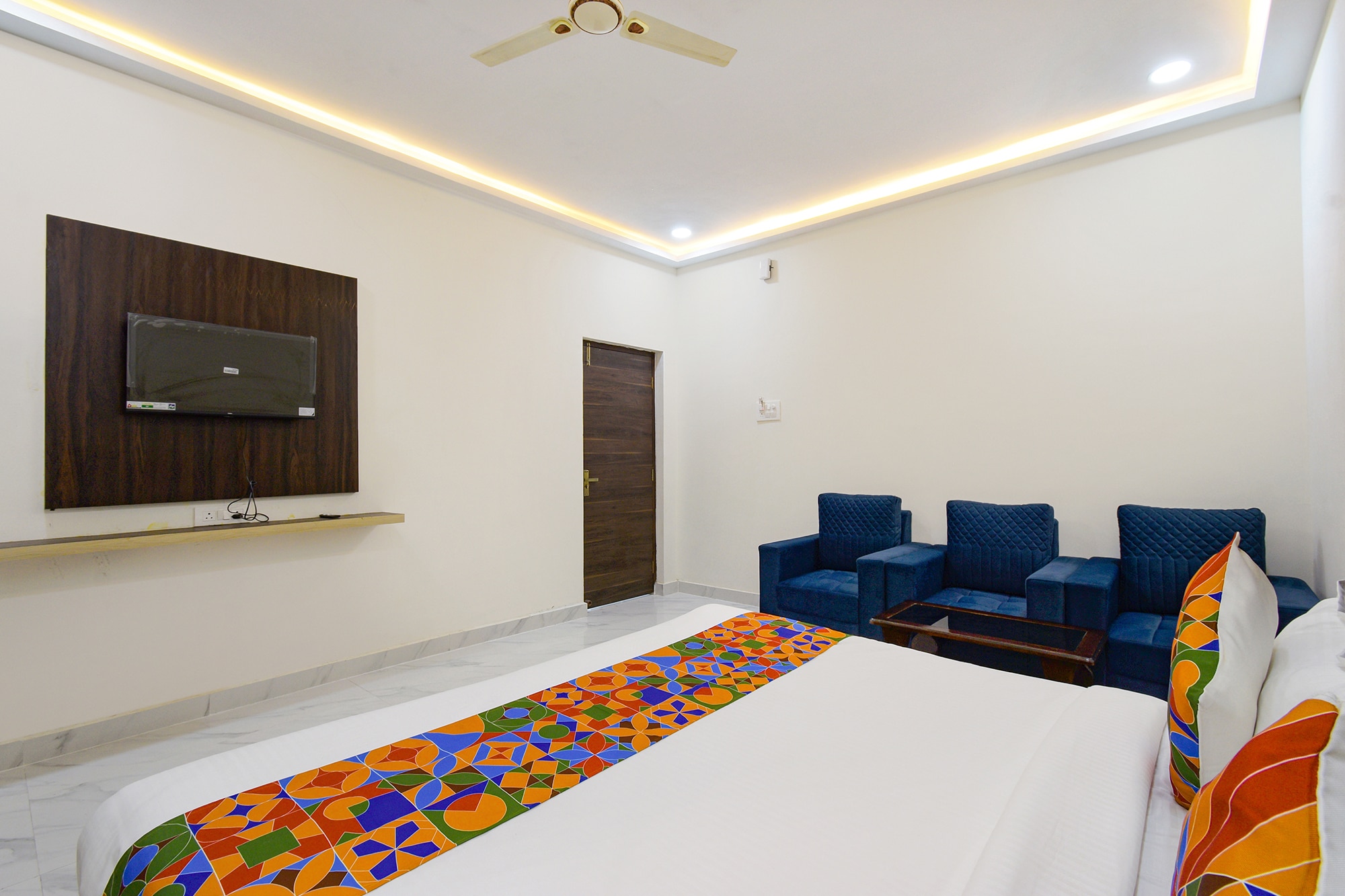 FabHotel RR Living Grand- Nr Shivalayam Temple-Manikonda - Tap to explore photos