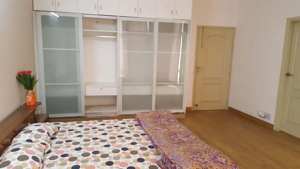 Beautiful 4 BHK Bungalow - Tap to explore photos
