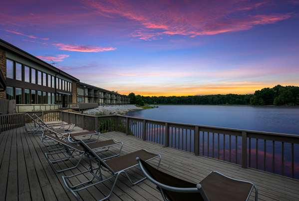 Best Western Indian Oak - Tap to explore photos
