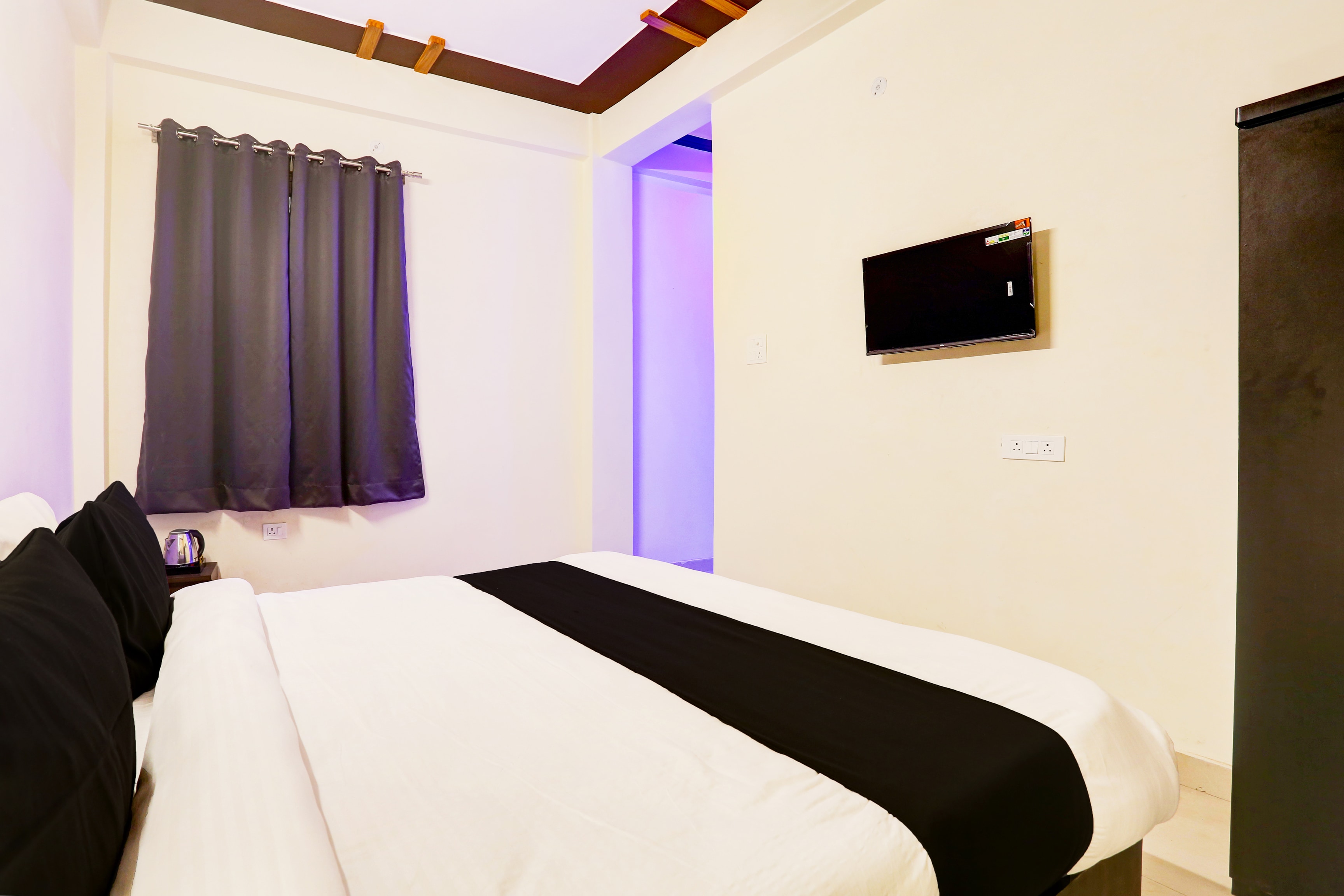 Hotel O RAAS INN - Tap to explore photos