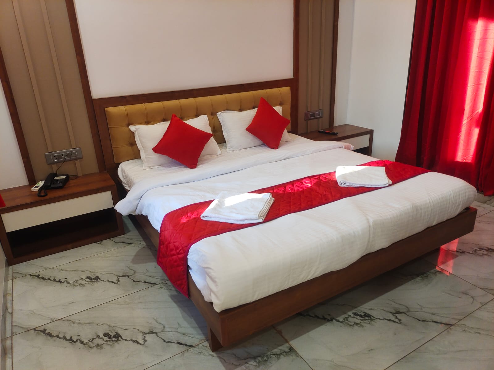 Deluxe Room 1