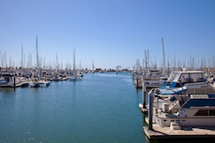 Holiday Inn Express Hotel & Suites Ventura Harbor, Tijuana