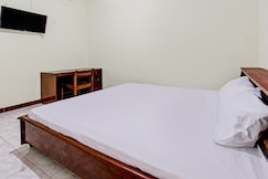 Hotel O Losmen Tjabe Merah Near Alfamart Bintaro, جزر جيلي