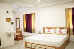 Benzy Tourist Home, Ponnani