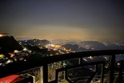 Mountain Heaven 2 BHK flat 1km from Mall Road, Mussoorie
