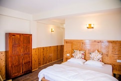 Aaramgah | The Alpine Farmstay with Kitchen, Narkanda