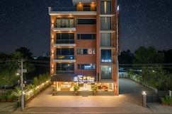 Hotel The R Blues Near Delhi IGI Airport, Delhi