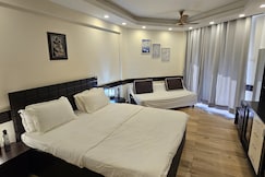 Deb's Oasis - Sea View Apartment, Puri