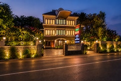 HOTEL SIXER, Thiruvalla