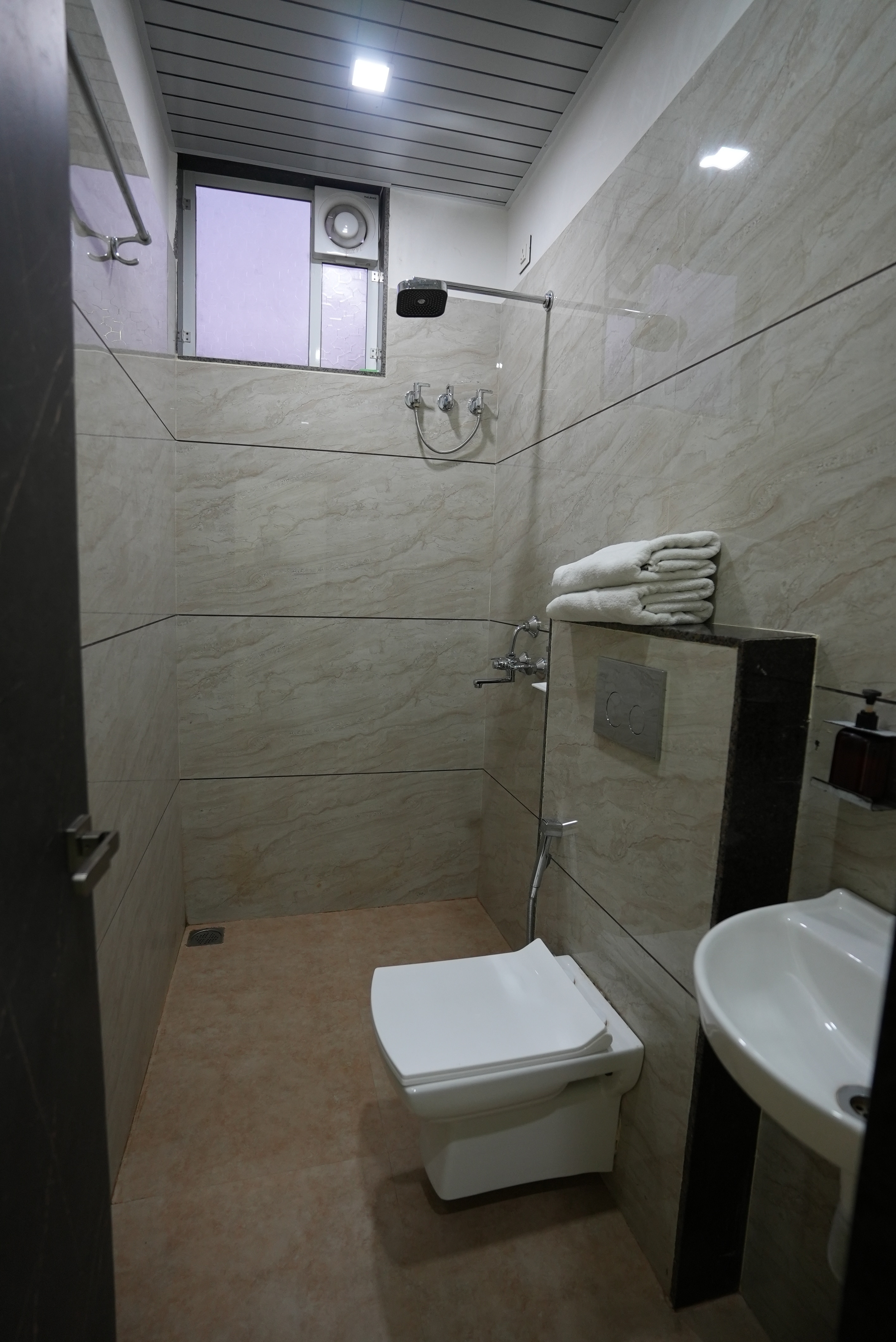RRA Retreat Hotel, Nathdwara (Shrinathji) - Tap to explore photos