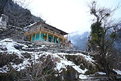 Ahorastays Manali, Manali