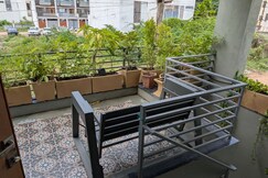 A secluded luxury room with private entry, Morbi