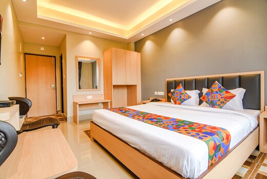 FabHotel JP - Nr Sataragachhi Railway Station