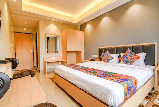 FabHotel JP - Nr Sataragachhi Railway Station