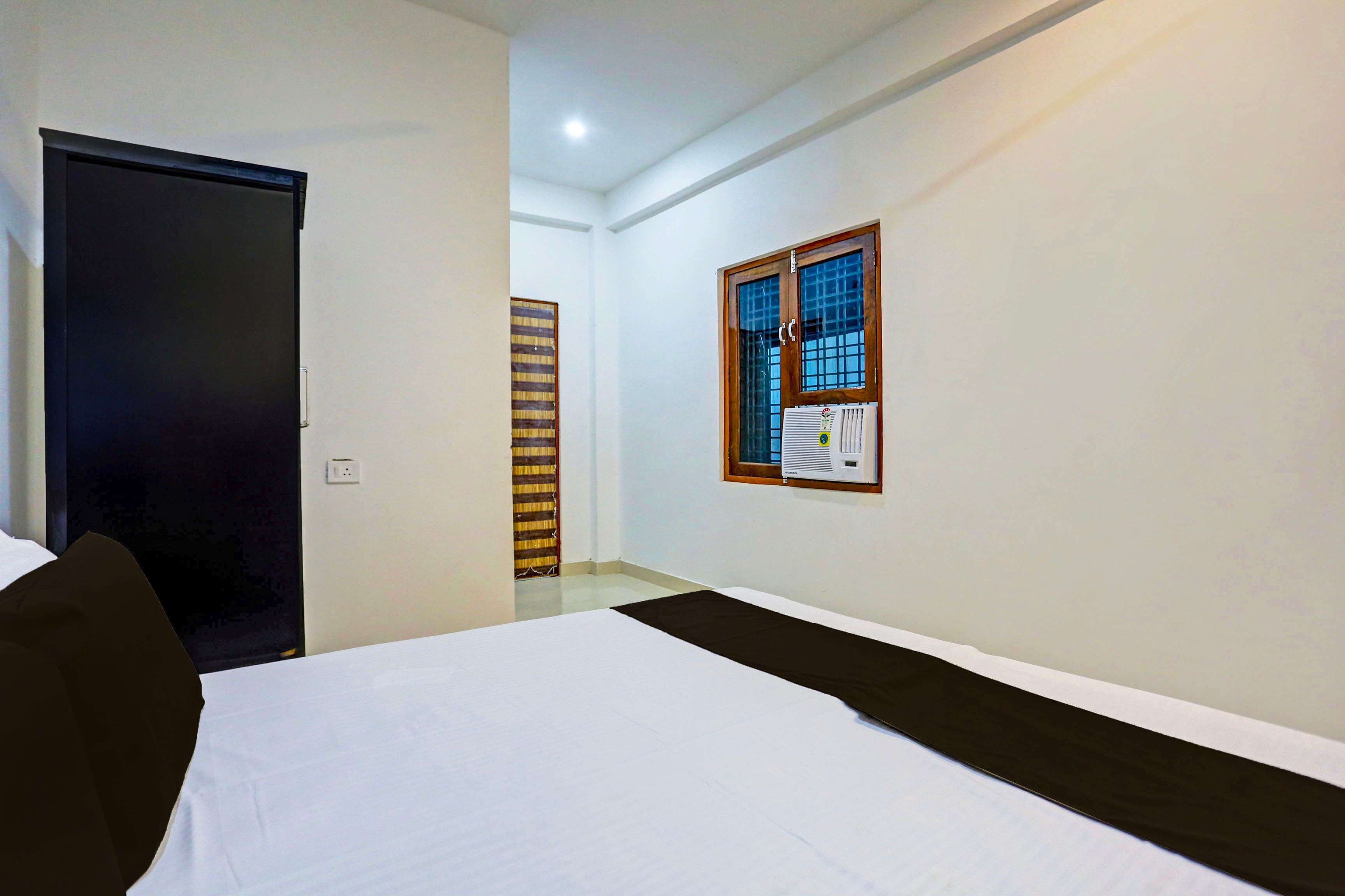 Hotel O Amantran Residency - Tap to explore photos