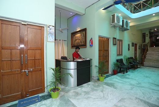 Super Collection-O Sara Grand Near Ram Manohar Lohia hospital