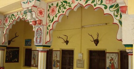 Ishwari Niwas Palace