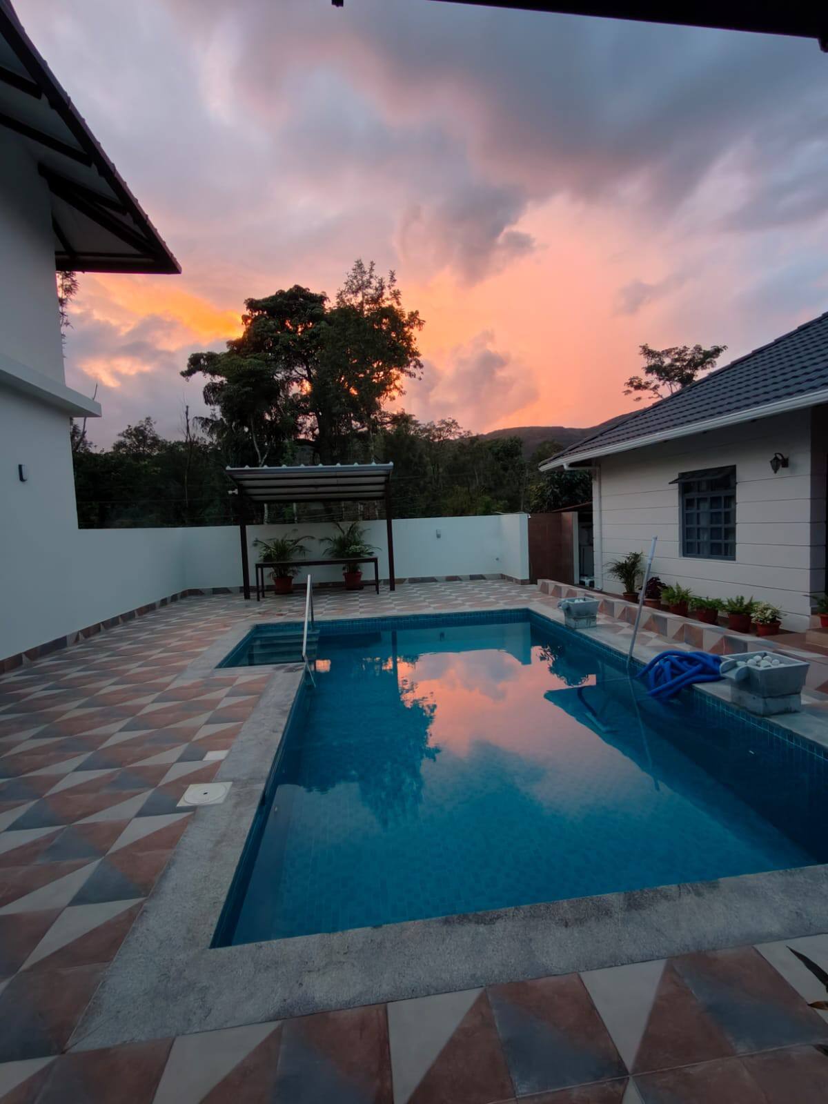 3 Bedrooms - Suites with Pool and Mountain View - Tap to explore photos