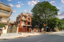 Hotel AP International Near Medanta Hospital, Noida