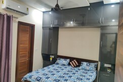 The night owl suite, Kharar