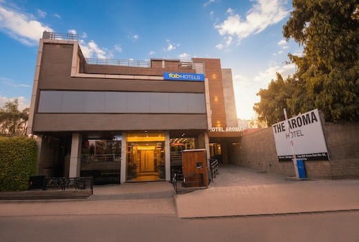 FabHotel Prime The Aroma - ILBS Hospital/Chattarpur Metro Station