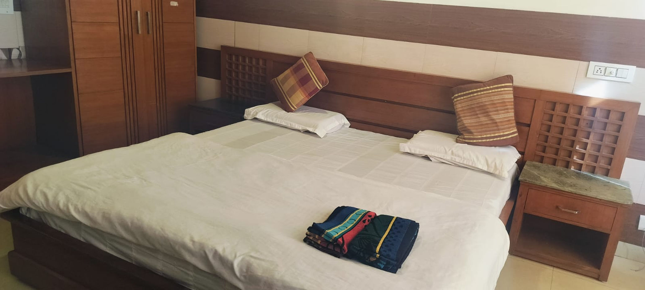 Hotel Neelkanth Kasauli - Tap to explore photos