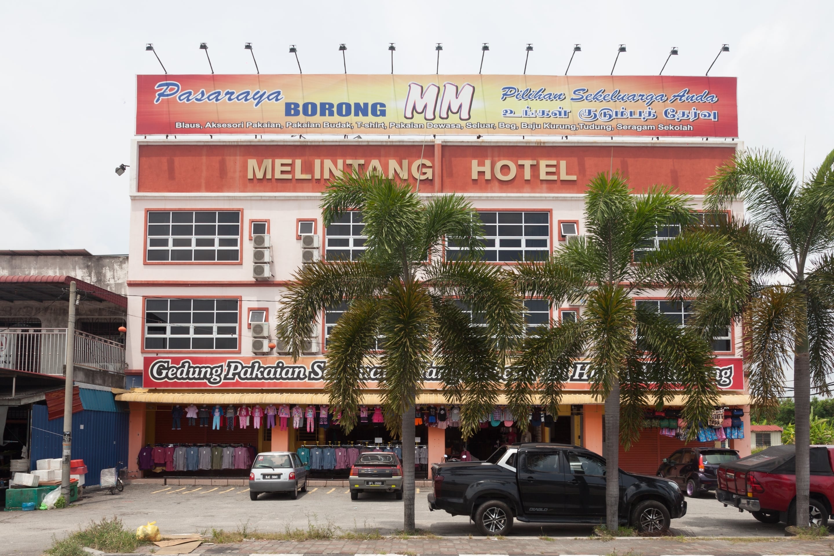 OYO 91165 Melintang Hotel - Tap to explore photos
