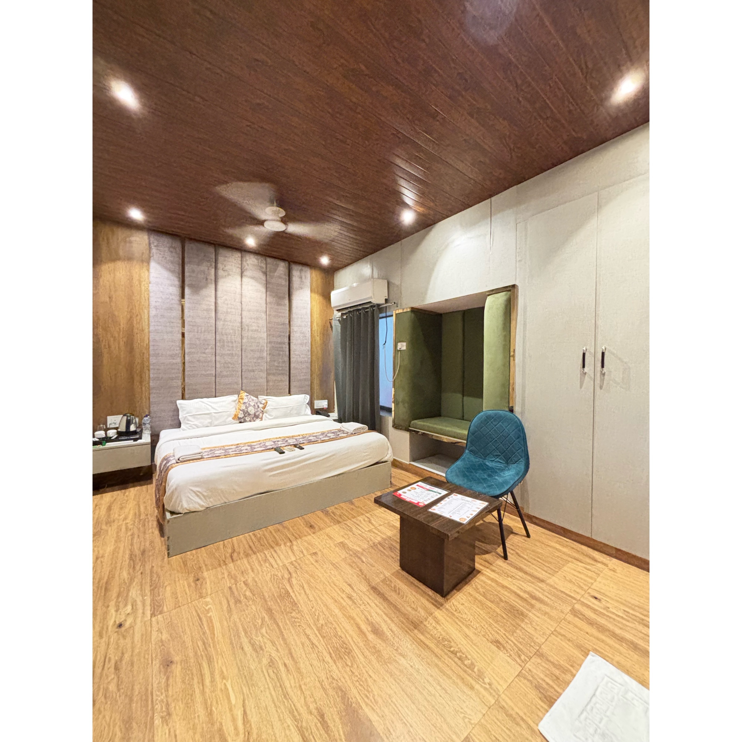 Royal Palm Inn Ayodhya - Tap to explore photos
