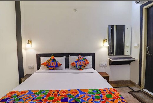 Hotel 03 town house inn