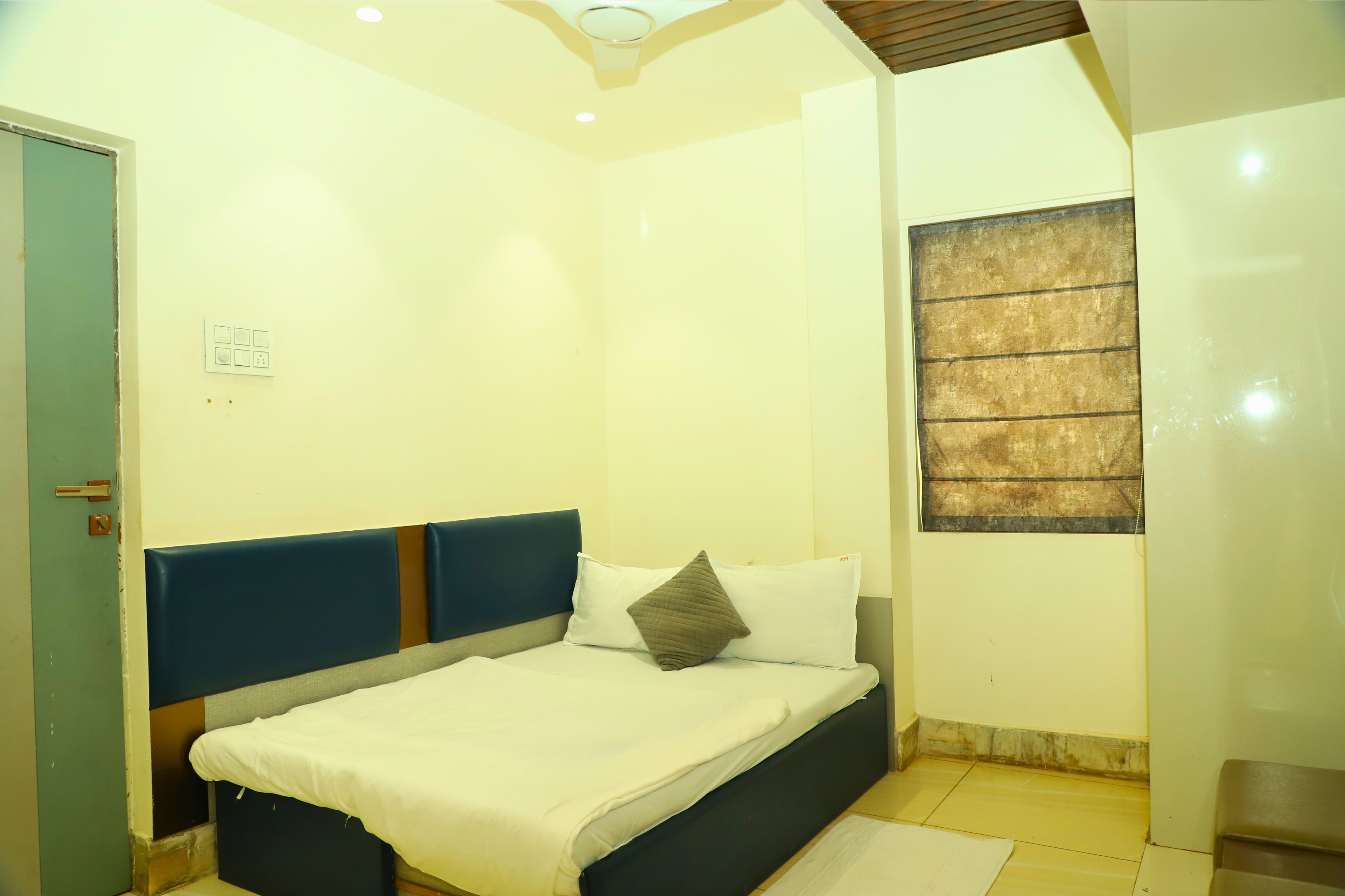 Hotel Shirdi Park Inn (80 Meters From Sai Samadhi Temple) 3
