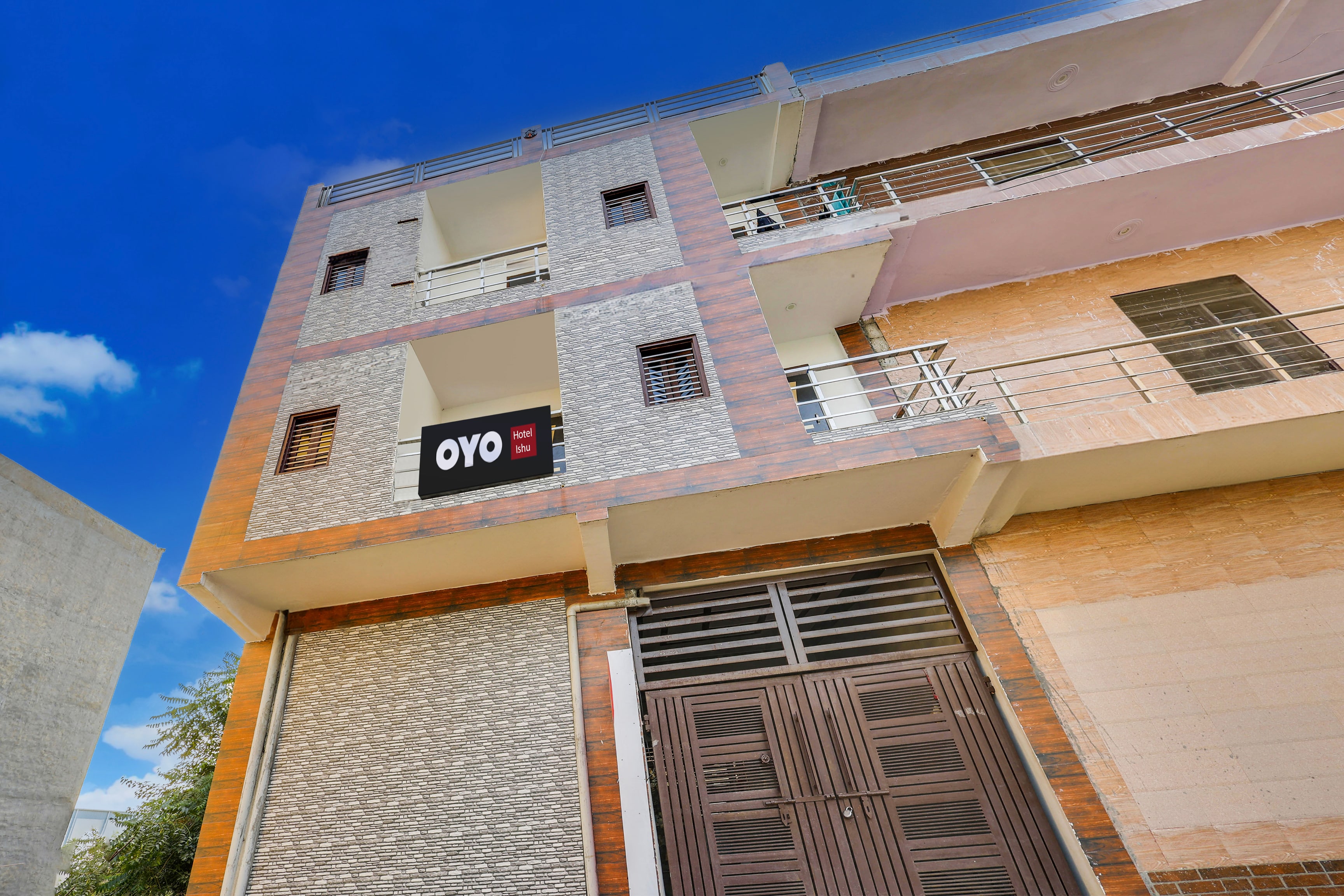 Hotel O ISHU - Tap to explore photos