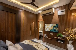 The Velvet Key, Noida