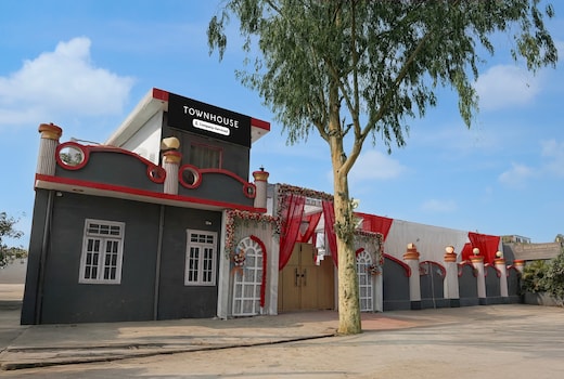 Townhouse Deva Road Lucknow