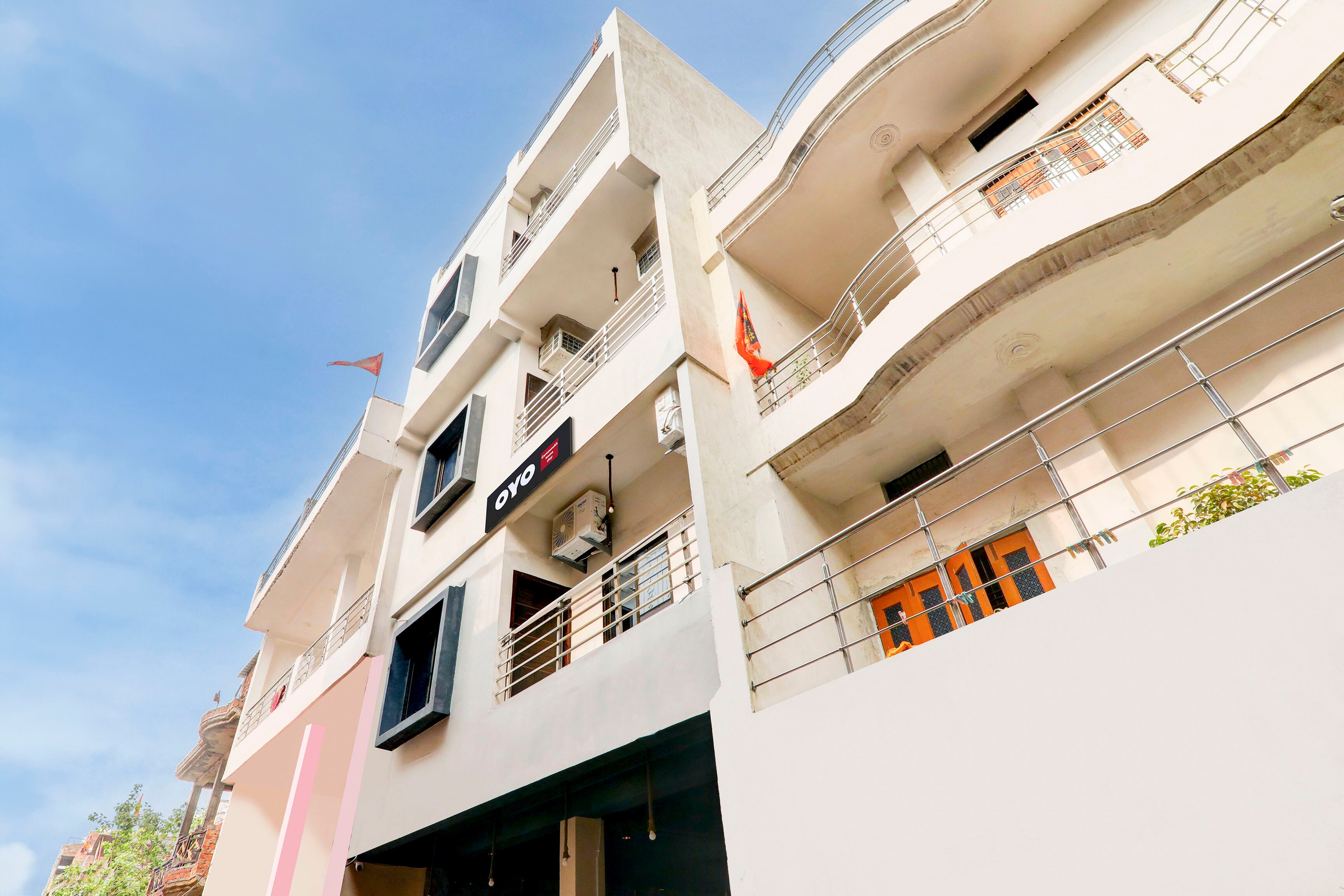 Hotel O GURUMOOKH HOME STAY - Tap to explore photos