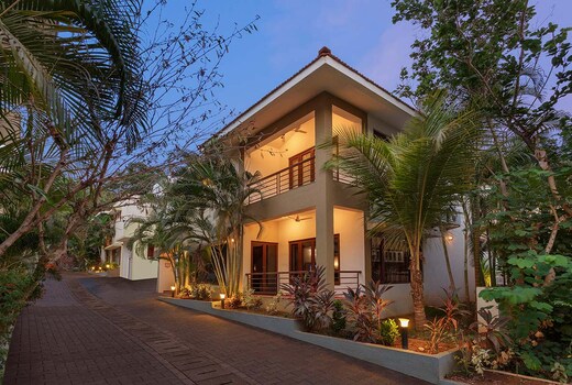 V are Family | Solace Estate 6 BHK Villa