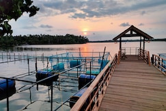 Karmaliz Casa Del Lake, Karunagappally