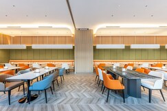 Holiday Inn Express SHANGHAI CHANGYANG ROAD by IHG, Shanghai