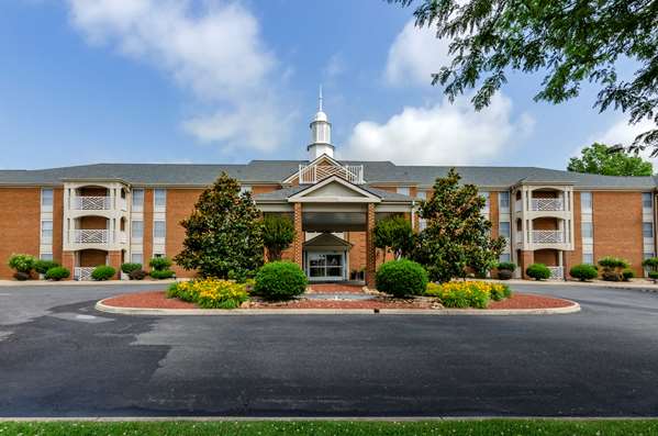 Best Western Plus Inn at Hunt Ridge - Tap to explore photos