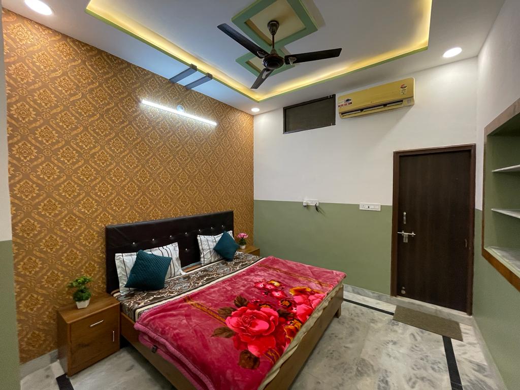 hotel lucky guest house - Tap to explore photos